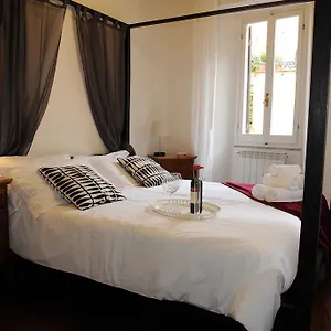 https://suite-lungara.it-romehotels.com